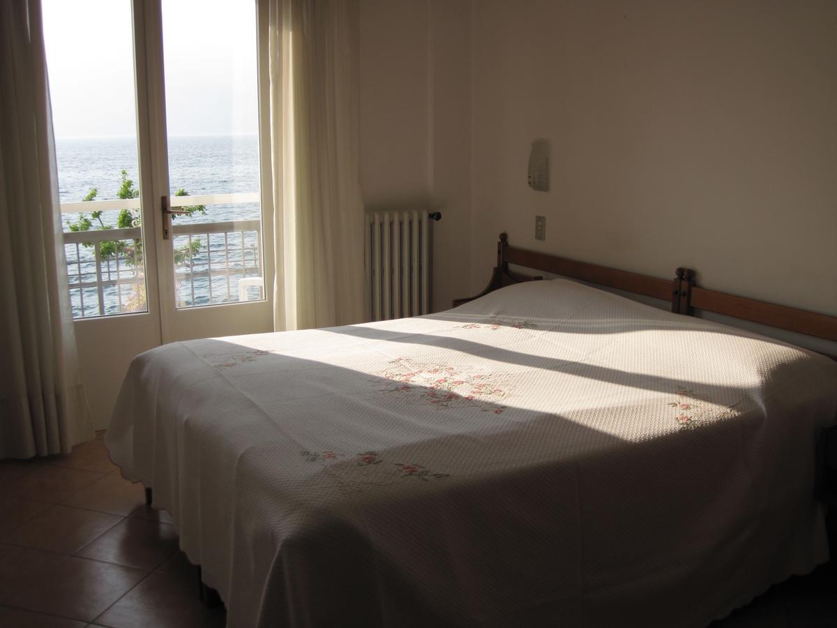 Piccolo Hotel Direkt Am See เบรนโซเน ซูล การ์ดา ภายนอก รูปภาพ